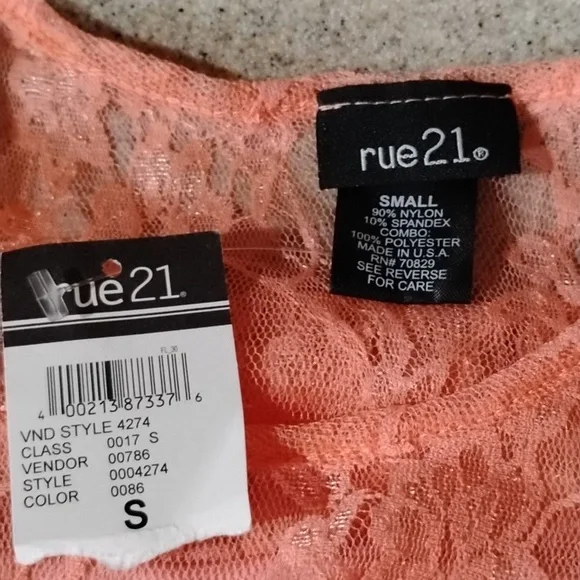 NWT Rue21 top - Picture 4 of 6